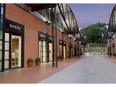 outlet gucci vicino arezzo|gucci outlet firenze.